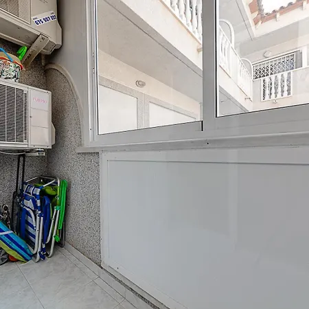 Apartment целиком, отличная студия, в 3 мин от пляжа 230 м,торревьеха в 3 мин от пляжа 230 м, торревьеха Torrevieja