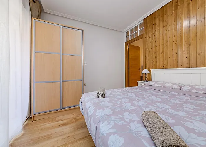 целиком, отличная студия, в 3 мин от пляжа 230 м,торревьеха в 3 мин от пляжа 230 м, торревьеха Daire