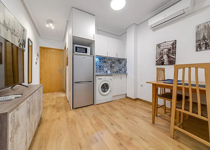 целиком, отличная студия, в 3 мин от пляжа 230 м,торревьеха в 3 мин от пляжа 230 м, торревьеха Daire