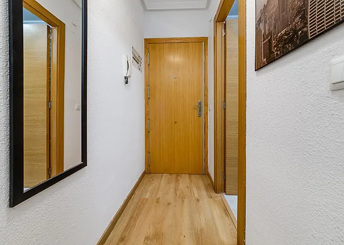 целиком, отличная студия, в 3 мин от пляжа 230 м,торревьеха в 3 мин от пляжа 230 м, торревьеха *